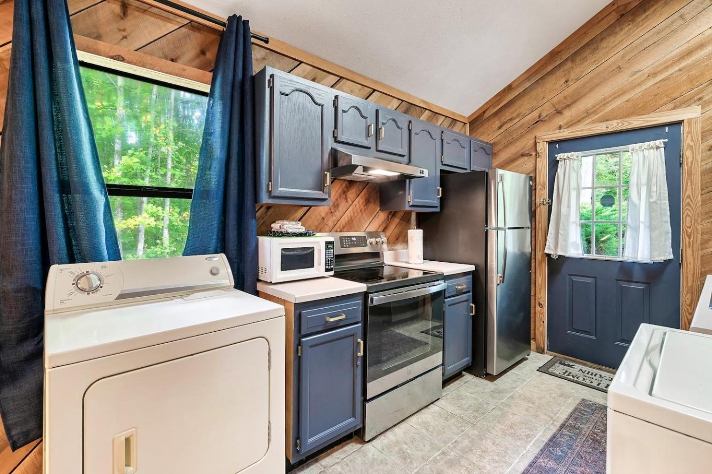 Romantic Mtn Cabin Hot Tub & Jacuzzi Views Сивиървил Екстериор снимка